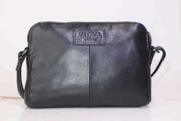 TK 813-Black